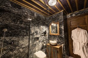 Foremanson Cave Hotel