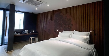 The Nhorm Hotel Ratchada