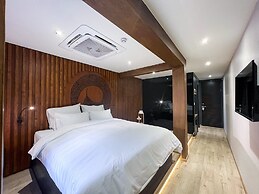 The Nhorm Hotel Ratchada