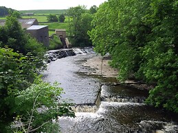 6 Riverdale
