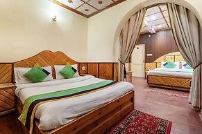 Treebo Greenland, Mall Road