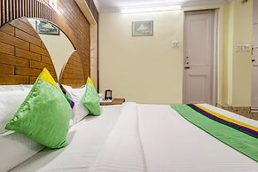 Treebo Greenland, Mall Road