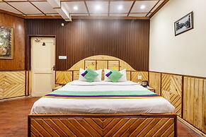 Treebo Greenland, Mall Road