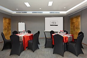 Hotel Neo Gading Solo