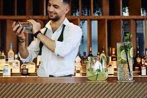 Le Bellune Paris Hotel & Spa