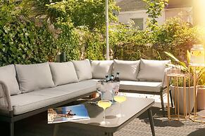 Luxe Experience - Premium Central House