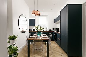 Luxe Experience - Premium Central House