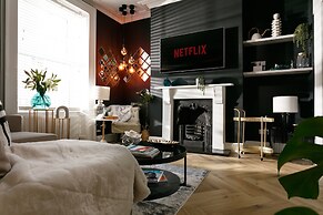 Luxe Experience - Premium Central House