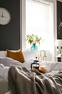 Luxe Experience - Premium Central House