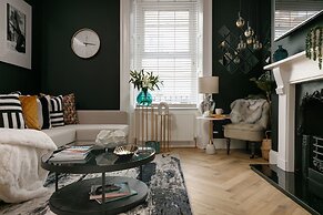 Luxe Experience - Premium Central House