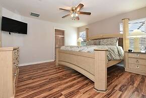 4 Bed Pool Game Room In Sandy Ridge 4 Bedroom Home by Redawning