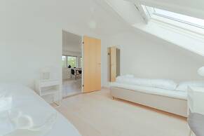 Large Penthouse Apt - Downtown - Marina