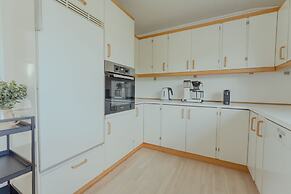 Large Penthouse Apt - Downtown - Marina