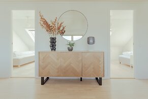 Large Penthouse Apt - Downtown - Marina