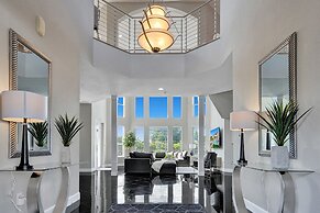 Lavish 8 Br Estate with Pool & Courts