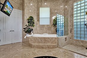 Lavish 8 Br Estate with Pool & Courts