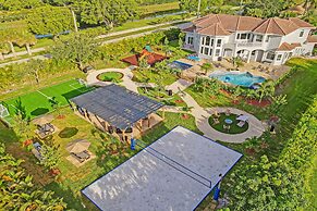 Lavish 8 Br Estate with Pool & Courts