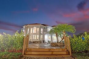 Lavish 8 Br Estate with Pool & Courts