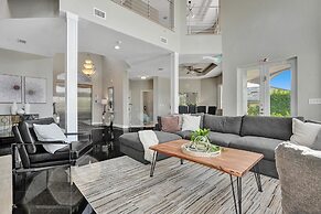 Lavish 8 Br Estate with Pool & Courts