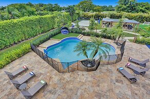 Lavish 8 Br Estate with Pool & Courts