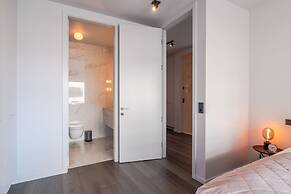 Ocean Breeze Luxury Apartment