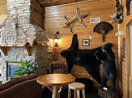 Boulder Bear Motor Lodge