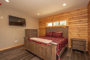 Hilltop Hideaway by Taylor Made Deep Creek