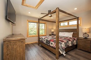 Hilltop Hideaway by Taylor Made Deep Creek