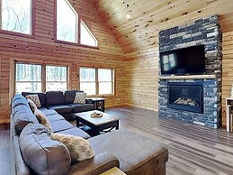 Hilltop Hideaway by Taylor Made Deep Creek