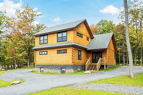 Hilltop Hideaway by Taylor Made Deep Creek