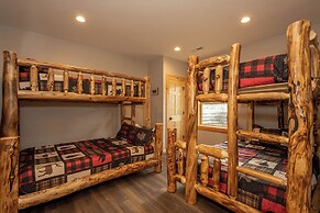 Hilltop Hideaway by Taylor Made Deep Creek