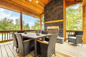 Hilltop Hideaway by Taylor Made Deep Creek