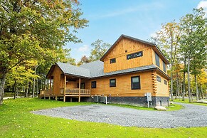 Hilltop Hideaway by Taylor Made Deep Creek