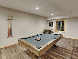 Hilltop Hideaway by Taylor Made Deep Creek