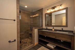 Hilltop Hideaway by Taylor Made Deep Creek