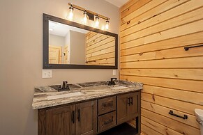 Hilltop Hideaway by Taylor Made Deep Creek