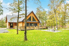 Hilltop Hideaway by Taylor Made Deep Creek