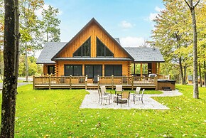 Hilltop Hideaway by Taylor Made Deep Creek