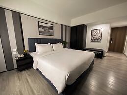 12 The Residence Hotel