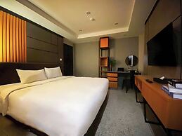 12 The Residence Hotel