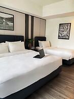 12 The Residence Hotel