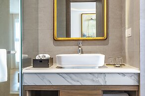 Peninsula Hotel Danang