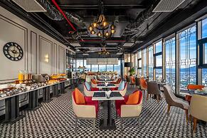 Peninsula Hotel Danang