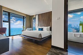 Peninsula Hotel Danang