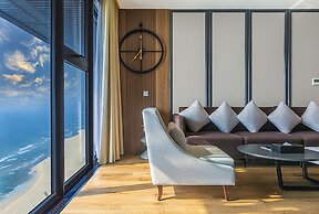 Peninsula Hotel Danang