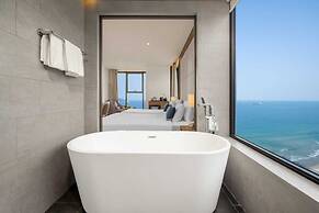 Peninsula Hotel Danang