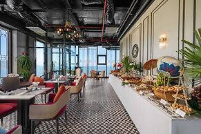 Peninsula Hotel Danang