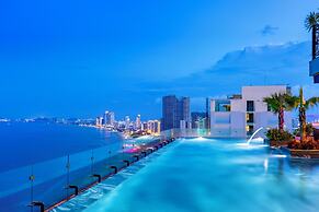 Peninsula Hotel Danang