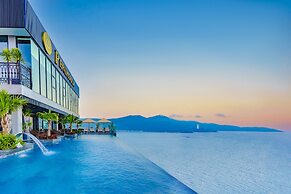 Peninsula Hotel Danang