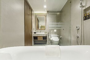 Peninsula Hotel Danang